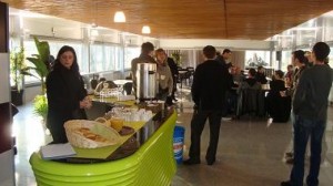 Accueil bar grande salle stage de pilotage