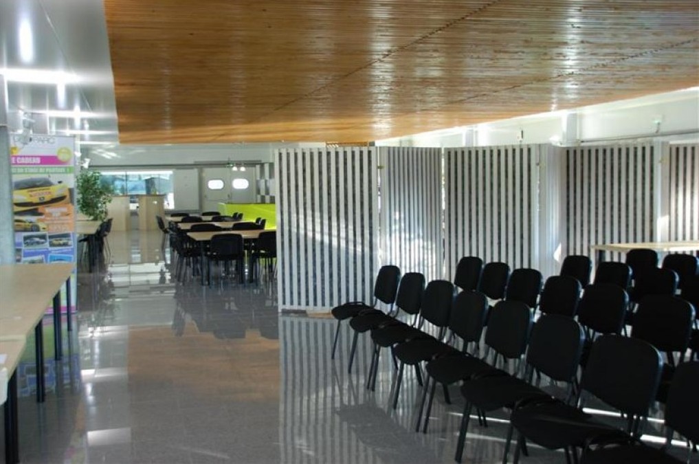 salle-300m2-geoparc